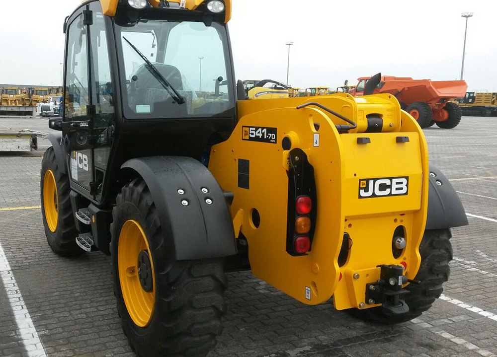 Трактор джисиби. Погрузчик Джисиби 541-70. JCB 70. JCB 541 -70 AG топливный бак. Телескопический погрузчик Джи си би.